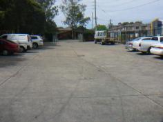2/7 Belmore Avenue, Mount Druitt, NSW 2770 Strata Area: 233sqm
- Currently rented on a monthly basis to a storage/ transport company
- Single roller door access
- Face brick construction
- Private & Secure Location
- Current Zoning: 4(a) General Industrial—refer to Blacktown City Council
- Seven (7) Allocated car park spaces on title
- Great location to nearby shops & public transport
- Great truck turning area & Access
Floor Area:
233 m²