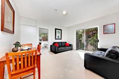 31 Chelsea st Surry Hills NSW 2010 Sunny New Built in wardrobes Great Location, walk shop/restaurants, handy to transport Quiet Cul de Sac Pets allowed Investors Note Rent Guarantees from $ 525 pw, 2 years & depreciation benefits Body corp fees approx $550pq, Water approx $150pq Rates approx $250pq Contact Grant Keeble 0418 640 418 Saturdays from 10:00am - 12:00pm