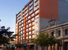 322/305 Murray St Perth WA 6000 AWESOME INVESTMENT OPPORTUNITY TAKE A LOOK AT THIS EXCELLENT INVESTMENT OPPORTUNITY You don't pay any council or water rates. The current lease is in place and a further 4 X 5 year options with rental increases written into the lease. The Mantra Hotel is a 4 star hotel group. This apartment has a blue chip tenant so you don't have to worry, YOU SIMPLY SET & FORGET, then sit back and the rental money rolls into your account each month. THIS IS NOT FOR RESIDENTIAL USE, YOU CANNOT LIVE IN THIS APARTMENT Investors: - Rent paid 52 weeks a year. No Vacancy factor - Rental return $18,782.16 per annum - Low cost and high yield property investment - Strata fees $242.28 pa - Net monthly returns $1544.99 pcm Apartment Details: - A fully furnished 1 bedroom apartment - Central city location - A National Corporate Tenant - Level 3 - Guest services and site facilities available - LOW STRATA FEES - High rental yield of 6.64% Inspection is by appointment only Contact the serviced apartment specialist.Brent Morfesse 0419 900 747 General Features Property Type: Apartment Bedrooms: 1 Bathrooms: 1 $279,000