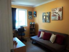 3/33 Shottery Street Yeronga Qld 4104 $295,000 Attention Inner City Dwellers Unit - Property ID: 765431 Live the high life! Just minutes from the happening city centre. This is cheapest 2 bedroom unit so close to the heart of the City. Ideal for the investor or the young professional. *2 bedrooms *1 bathroom *Eat in kitchen *Open plan *1 car garage *Low Body Corp fees