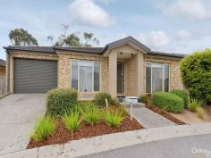 19/21 Kingfisher Drive Doveton Vic 3177 PROPERTY DETAILS $280,000 Plus ID: 318964 STYLISH, SPACIOUS, A GREAT ENTERTAINER!! Inspection Times: Sat 28/02/2015 12:00 PM to 12:30 PM Young and modern 2 bedroom unit tucked away nicely in the highly sought Kingfisher Estate. Features walk in robe to master and access to the main bathroom, built in robes to secondary bedroom, light filled and open plan family & meals area, stunning kitchen with stone benchtops and stainless steel applliances, evaporative cooling, reverse cycle split system air conditioner and a large single garage with internal access. Low maintenance allotment and a fantastic covered pergola perfect for year round entertaining. Short distance to Freeway Access, Endeavour Hills Shopping Centre, Dandenong Central and public transport, perfect for the first home buyer, investor or those wanting to downsize, inspection will impress!