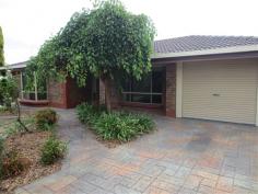 4 Hendrix Cres Woodcroft SA 5162 $350,000 Property Information * 4 bedrooms, master with ensuite and walk-in-robe * Formal and casual living areas * Large modern gas kitchen * Fresh paint, new window treatments and floor coverings * Good size yard and carport umr A quality home in a quality neighbourhood. Property Type House