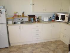 14 Oxford Crest Gardens Southside Qld 4570 $108,000 Neat As A Pin Unit - Property ID: 317180 Over at the Southside we have a one bedroom unit. There is a built-in robe in the main bedroom, it has the convenience of a small courtyard off the bedroom. The unit has a modern kitchen with dining room/lounge room open plan combination. The unit is air-conditioned, the bathroom has a shower and toilet and the laundry is built in as well. It has carpet in the bedroom and lounge room, vinyl in the kitchen and tiles in wet areas.