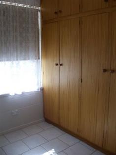 5/27 Christie Street Kadina SA 5554 $180 p.w. Property Information This unit is ideally situated close to shops and services. Features Builtin robes in both bedrooms & ceiling fan.Open plan living with neutral colourtones. This unit is on the upper floor and has a small out door private verandah. No garden maintenance required - Carport at rear of building, quiet location Available Date Monday, 16 February 2015 Property Type Unit Property features Unfurnished Bond $ 720 Lease Term 12 month Notice to view By appointment