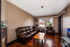 1/2b O'Connor Street, Haberfield, NSW 2045 $499,000 Ideal as an entry level apartment or investment, this unit is a blank canvas presenting a great opportunity to modernise throughout. Offering 2 good sized bedrooms, living room and sunroom with an easterly aspect, gas kitchen with meals area and bathroom with laundry facilities. Character features including high ceilings and timber flooring throughout. Situated in a small security complex of only 6 apartments with no common walls. Just a short stroll to Ashfield Park, transport and shops.