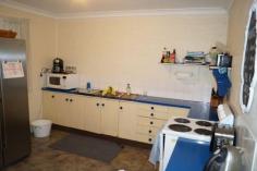 175 German St Norman Gardens QLD 4701 315000 2 x 2 Brick Duplex units, in popular Norman Gardens (walking distance to Uni ) lock up carport , large open plan living ,2 good size bedrooms ,each unit has own fenced back yard. Showing good returns , these low maintenance units won’t last long at this price! Bedrooms 2 Bathrooms 1 Land Area 602 m2