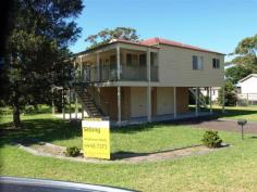 24 Hay Avenue, Shoalhaven Heads NSW 2535 FOR SALE: $599,950 What is it your actually looking for…… an investment, to retire, a weekender to something to holiday let…. this property ticks all of those boxes. Located on the corner of Hay Avenue and Wharf Road, Shoalhaven Heads, this property has it all. Only 80 metres from the Shoalhaven River and in between the 2 boat ramps on Hay Avenue with plenty of room for parking boats and cars makes this property the perfect holiday rental or weekender home.