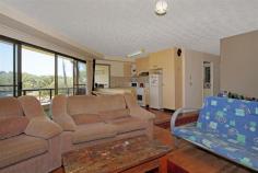 5/13 Bent Street Batemans Bay NSW 2536 $249,000 Positioned in a popular complex this 2 bedroom unit is positioned above the central hub of Batemans Bay with views over to the river and an easy 120 metres to grab a coffee. 2 bedrooms, 2 bathrooms, single lockup garage and generous balcony. Currently tenanted on a continuing lease.