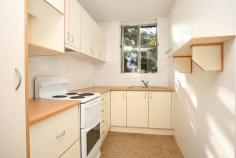 10/6 Avona Avenue, Glebe, NSW 2037 A well presented unfurnished two bedroom apartment. Features internal laundry, main bedroom with built-in, timber floors, balcony in security complex. Moments walk to Glebe Point Rd, public transport, Broadway Shopping Centre, Sydney Uni, RPA and Sydney CBD. No Pets Lease: 6/12 months Available: 06/02/15 $540 Weekly