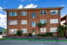 1/2b O'Connor Street, Haberfield, NSW 2045 $499,000 Ideal as an entry level apartment or investment, this unit is a blank canvas presenting a great opportunity to modernise throughout. Offering 2 good sized bedrooms, living room and sunroom with an easterly aspect, gas kitchen with meals area and bathroom with laundry facilities. Character features including high ceilings and timber flooring throughout. Situated in a small security complex of only 6 apartments with no common walls. Just a short stroll to Ashfield Park, transport and shops.