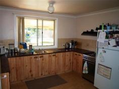 10 Batar Creek Rd Kendall NSW 2439 $325,000 This very tidy three bedroom brick veneer and tile home is great buying. Lounge, dining/kitchen with wood heater and air conditioner. Large covered rear veranda and fantastic 786m2 level yard. Walk to primary school, swimming pool, services club, train station and river. First home or investment, this home would be perfect. We have obtained all information from sources we believe to be reliable; however, we cannot guarantee its accuracy. Prospective purchasers are advised to carry out their own investigations. Property Type House Property ID 11090109327 Street Address 10 Batar Creek Road Suburb Kendall Postcode 2439 Price $325,000 Land Area 786 sqm Air Conditioning Fire Place