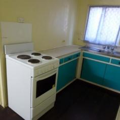 1/279 Shakespeare Street Mackay Qld 4740 Property Outline This low maintenance, 2 bedroom downstairs unit is located within a quiet complex. It is in a central location with amenities and shops close by. There a shared laundry in the complex with washing machines provided for your use. Lawn & Garden maintenance is included in weekly rent, sorry no pets. Property Specifics Property Type: Unit Cost: $130.00 Bond: $520.00 Bedrooms: 2 Bathrooms: 1