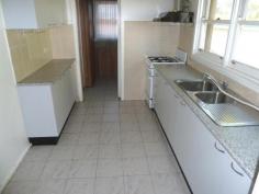 71 Marsden Rd West Ryde NSW 2114 FOR RENT $600 * Spacious 3 bedroom home * Separate lounge & dining * Family room * Updated Kitchen * External Laundry with extra shower & toilet * Large backyard * Triple Car garages & single undercover carport * Close to Transport *** Available Now *** *Please Note* Please check website by 6pm Friday prior to Saturday for last minute updates.