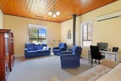 15 RAILWAY Ave Duri NSW 2344 $239,000 This 3 bedroom home set in the quiet village of Duri only a short 10minute drive from Tamworth. Featuring open plan living, high ceilings and a renovated kitchen. Boasting a large fully fenced 800m2 block with a colourbond garage and carport. Great feature is a Taylex Septic system, enjoy green lawns and vegie gardens all year round, even through the drought. Inspect today! - 3 bedrooms - Renovated modern Kitchen - Split system - 4 rainwater tanks (14,000 gallons) - Taylex septic system - Easycare yard with established trees & shrubs - Rear lane access - Primary school, convenience store & Post Office Property ID 3674 Bedrooms 3 Bathrooms 1 Garage 4 Flooring Land Content Land Size 800 Square Mtr approx. Units in Complex