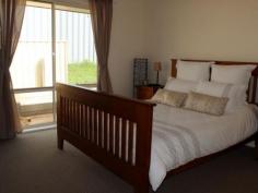 2/7 Thawa Close Bega NSW 2550 MODERN & NEW IN BEGA L4997. This near new home is well suited to the investor or the buyer looking for a level, low maintenance home. Features include 3 bedrooms all with BIR's, ensuite, open plan living, double garage and small deck to take in the northerly view. Situated in one of Bega's most sought after streets, this property will not last. Property Snapshot Property Type: Townhouse Features: Built-In-Robes Decking Ensuite Fenced Back Yard Outdoor Living