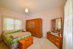 12 Willow St South Tamworth NSW 2340 $150,000 Cute little 1 bedroom weatherboard cottage set in established surrounds in South. With plenty of scope for expansion, this little treasure could represent a real bargain in the future. * Good size bedroom * Separate formal lounge - sunroom * Eat-in kitchen * Bathroom plus separate toilet * Cooling and heating * Single lock up garage * Walk to shops, Schools & transport Property Details Bedrooms 1 Bathrooms 1 Garages 1