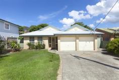 24 Renown Ave Shoalhaven Heads NSW 2535 $575,000 Modern 4 bedroom house on the river side. Spacious separate living areas. Ducted air-conditioning. Main bedroom has ensuite and walk in robe. Large kitchen/family area. Covered outdoor area off the family room. Double garage plus large storage shed in backyard. 639m block. Property Type House Property ID 11756100096 Street Address 24 Renown Avenue Suburb Shoalhaven Heads Postcode 2535 Price $575,000 Land Area 639 sqm Air Conditioning