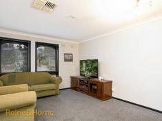 4/2 Banks Ave Kooringal NSW 2650 $170,000 Property Description Unit With A Difference Located high on the eastern side of Kooringal this compact unit has a lot more than most to offer, with its own private courtyard and access to an in-ground pool. Inside it has open plan living and gas wall furnace heating and ducted evaporative cooling, and a fan in the huge main bedroom. Currently leased at $200 per week until November 2015. Property Features Building / Floor Area 81.0 sqm