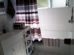 30/274 Main St Kawungan QLD 4655 $189,000 CONVENIENT POSITION Townhouse - Property ID: 786650 Here we have a neat and tidy 2 bedroom townhouse that is ideally position close to Hervey Bay's Hospitals, TAFE and the Kawungan Shopping Centre which is conveniently located next door. The shopping complex incorporates a mini market, butcher, bakery, pharmacy and bottle shop so all your shopping needs are easily accessed. This home offers open plan living consisting of a lounge/dining room and functional kitchen. There are 2 generous size bedrooms that have built in robes, a bathroom, separate toilet and laundry. The single bay lockup garage has direct access into the home. Visitor parking spaces are situated close by. This fabulous property represents a great investment opportunity that you have been waiting for, so don't miss out!!! Print Brochure Email Alerts Features Ceiling Fans Security Screens