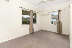 1 Woorarra Ave North Narrabeen NSW 2101 Classic Weatherboard and Tile House. * Extremely sought after position on a large level corner block. * Great home with loads of potential to renovate * Short stroll to Narrabeen lake & beach * Land size 600.8m2= 16 x 46 x 34/36.575 Price guide: Over $1mil Type: House Bed: 4 Bath: 3 Land Area: 600.8 sqm (approx)