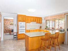 4 Warringa Dr Bilambil Heights NSW 2486 $479,000 Stunning Bay Views - Loads of Space Positioned in a quiet residential estate, this well presented single level home is a must inspect. Original owner/ builders are offering the home for the first time, the quality and space will impress. Features: * Generous open plan living spaces take advantage of the views and aspect * 3 over sized bedrooms, main features ensuite and generous walk-in robe * Loads of storage, separate laundry, main bathroom and separate toilet * Internal access from double lock-up auto garage * Covered deck taking in beautiful water views on offer * The lawns and gardens are well established * Bilambil Heights is a short drive into Tweed Heads and Coolangatta * Inspection will impress