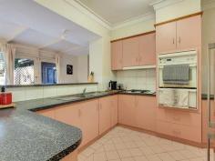 5 Stoneybrook Dr Paradise SA 5075 $490,000 - $500,000 Wow What A Great Offering!! A flexible investment development renovation opportunity, the choice is yours! Situated on 812sqm allotment in poplar location of Paradise only minutes to Thorndon Park and Max Amber Sportsfield. This solid brick basket range home consists of 4 spacious bedrooms, 2 bathrooms, 1 requiring completion. Formal lounge with gas heater and polished jarrah floors. Kitchen meals area with an outlook to the spacious rear yard. Family room with built-in bar plus solar panels save hundreds today on electricity bills. Property Snapshot Property Type: House Construction: Brick Land Area: 812 m2 Features: Close to schools Close to Transport Dining Room Family Room Formal Lounge Polished Timber Floors Storage Workshop