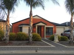 6 BETTS Ct Swan Hill VIC 3585 $245,000 Own Title - No Owners Corporation Fees This modern and spacious unit is nicely tucked away in one of Swan Hill's best kept secrets. Features include built in robes in both bedrooms, ducted reverse cycle air-conditioning throughout, a well appointed kitchen with electric appliances and plenty of bench space, secure courtyard and a garage. Perfect for those wishing to enjoy coming home to a beautiful palm tree lined estate and a low maintenance lifestyle or investors seeking strong returns. Owners are keen to sell with plans to relocate to Sydney. Property Snapshot Property Type: Townhouse Construction: Brick Veneer Land Area: 300 m2 Features: Built-In-Robes Courtyard Dishwasher Ducted Cooling Ducted Heating