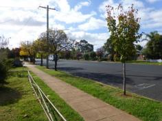118 Currajong St Parkes NSW 2870 $130,000 Develop & Prosper This 999sqm block is set in a great location on Currajong Street, has rear lane access and wide frontage. There is an old house that is currently rented. This is a great block for a townhouse or unit development subject to a DA. Blocks of this size and location are very rare. DETAILS ID #: 0000266269 Price: $130,000 Type: House Bed: 2 Bath: 1 Land Area: 999 sqm (approx)