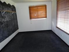 30 Tullaroop Rd Maryborough VIC 3465 $175,000 AFFORDABLE RESIDENCE OR INVESTMENT Located on a generous allotment this weatherboard home provides an ideal opportunity to purchase an affordable residence or investment property. The home features open plan living with a stylish kitchen and lounge with access to decking with pool, three bedrooms, main with walk in robe, bathroom and ducted gas heating. The large block includes a double garage and a secure, spacious yard. A property with potential. Inspection by appointment. Additional information Property Type House Property ID 11964100842 Street Address 30 Tullaroop Road Suburb Maryborough Postcode 3465 Price $175,000 Land Area 920 sqm Heating Ducted Gas Heating Swimming Pool In ground Hot Water Gas Air Conditioning