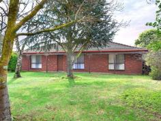 8 St Georges Ct Sebastopol VIC 3356 $279,000 Little Beauty! 3 1 1 The spacious living area and large front and back yards would make it ideal for a family. Set in a quiet Court only 5 minutes drive to supermarket, schools, parks and recreation reserves. All the bedrooms are carpeted with B.I.R.s. The property has a solid brick garage. Set on a approx. 750m2 block. Please call 5333 2833 to arrange an inspection. Additional information Property Type House Property ID 11334110460 Street Address 8 St Georges Court Suburb Sebastopol Postcode 3356 Price $279,000