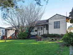 5 Carbeena Parade Heidelberg West VIC 3081 Position & Potential This much loved family home gives you an outstanding opportunity to explore your options to renovate, extend or redevelop (STCA). Situated on a generous allotment of 603m2 approx, this original home comprises front lounge, central bathroom, kitchen, separate laundry and toilet. Ample side access, a storage bungalow and garden shed. Conveniently located within minutes from public transport, Latrobe University, Northland, Austin/Mercy Hospitals and Malahang Reserve. This is an exciting offering that provides you an investment for the future. Ray White Greensborough 9432 7000 Darren Pearce 0419 879 596 darren.pearce@raywhite.com Mason Taplin 0433 330 824 mason.taplin@raywhite.com