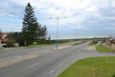 5/2 Pearl Parade Scarborough WA 6019 $435,000 This unique opportunity has come up for this well located 2 bedroom and single bathroom unit located across the road from Scarborough beach. The complex includes 15 units on the site with single car parking per unit and walking distance to the shops and beach. This is a great opportunity to buy a investment property or live in the home and be close to the Scarborough night life. VerandahSmoke Alarms Bedrooms 2 Bathrooms 1 Car Ports 1