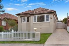 28 Lynesta Ave Bexley North NSW 2207 $1,330,000 A family home with spades of charm and character located in one the areas finest streets with elevated street presence Set on a deep 485 sqm block amid manicured lawns this lovely 3 bedroom full brick family home features a superb open plan layout with generous accommodation with some lovely modern touches In a neighbourhood of tightly held properties with close proximity to Bexley North Shops and Transport • Impeccably appointed family home in a prized setting • 3 bedrooms, separate study • Fluid layout with open plan living/dining • Gourmet Caesar stone kitchen, stainless steel appliances • Double garage with separate storage • Level child friendly garden • Laundry with second (2nd) bathroom