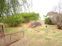 43 Recreation Rd Waroona WA 6215 $160,000 RENOVATE AND REAP REWARDS 3 1 3 1,010 sqm * 3x1 home on a 1010sqm block in a nice part of town * Side access, big double workshop, carport, garden shed * 30 mins to Mandurah, 45 mins to Bunbury and 1hr to Perth Additional information Property Type House Property ID 11869100403 Street Address 43 Recreation Road Suburb Waroona Postcode 6215 Price $160,000 Land Area 1,010 sqm