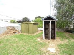 43 Recreation Rd Waroona WA 6215 $160,000 RENOVATE AND REAP REWARDS 3 1 3 1,010 sqm * 3x1 home on a 1010sqm block in a nice part of town * Side access, big double workshop, carport, garden shed * 30 mins to Mandurah, 45 mins to Bunbury and 1hr to Perth Additional information Property Type House Property ID 11869100403 Street Address 43 Recreation Road Suburb Waroona Postcode 6215 Price $160,000 Land Area 1,010 sqm