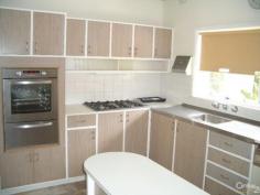 18 Clairvaux Rd Vaucluse NSW 2030 $1,400 Three bedroom + Study - Great location Large freestanding three bedroom home. Large rear yard with storage shed, separate living and dining areas, three good sized bedrooms with built-ins, separate eat-in kitchen and two bathrooms. Other features include study, timber floors throughout, space for two cars