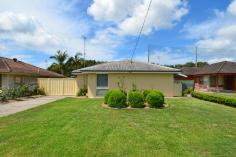 8 Everglades Cres Woy Woy NSW 2256 $700,000 - $735,000 A GOLFERS DELIGHT! House - Property ID: 827271 Situated on the first tee of the beautiful Everglades Country Club sits this magnificent home in a great location! Boasting 4 good sized bedrooms, 2 bathrooms and accommodation for 4 cars! Inspection is a must on this home as it will not disappoint! Features: - 2 bedroom home plus 2 bedroom in-law accommodation - 2 bathrooms - Accommodation for 4 cars - Lovely Gardens - Air-conditioning - Built-in Robes - 50m to Golf Club