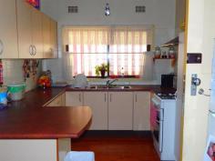 69 Carpenter St Colyton NSW 2760 $659,950 HOUSE+GRANNY FLAT = RENT $550/WK = APPROX. 696SQM Great investment opportunity, located three doors to High School and less than 5 minutes to St-Mary busiest shopping centre has offer: -Large lounge & dining. Three bedrooms with built-ins plus study & air-conditioning (split system). -Nice, high ceiling & timber floor throughout. -Double lockup garage & carport with many car spaces at front & back. -At rear with 2 bedrooms fully granny flat & 2 split system air-contioning. -Sitting on large block of land approx. 696sqm. Nice, clean & long term tenant willing to stay for $550/wk. Property: House Bedrooms: 3 Bathrooms: 1 Parking: 2 Land Size: 696 Sqm Rooms: Lounge/Living Dining Room Local Amenities: Bus Service Shops Park Council: Penrith