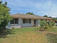 15 Claret Ct Bright VIC 3741 $330,000 FANTASTIC INVESTMENT OR STARTER 2 1 1 753 sqm (approx) Located in a quiet court, yet close to town, this two bedroom home on 753m2 in Claret Court is a great starter or investment opportunity. Renovated internally, the home comprises two good sized bedrooms, both with BIRs. The open plan living zone features new flooring, fresh paint and a wood fire to keep the house warm all winter. From the dining space you have access into the side courtyard where you could create a beautiful outdoor eatery. The new bathroom is a feature, with shower over bath, new vanity and WC. At the rear of the house is a sun room which could be used as an office or play space. Outside comprises plenty of storage in two sheds. The gardens are just waiting for you create your ideal landscape and put the finishing touches onto this home. Perfectly positioned with easy access to town via a walkway to Delany Avenue, this property would make for a great home or investment opportunity. Additional information Property Type House Property ID 11607100222 Street Address 15 Claret Court Suburb Bright Postcode 3741 Price $330,000 Land Area 753 sqm (approx)