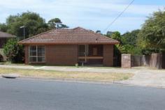 10 Petersen St Lakes Entrance VIC 3909 $195,000 Petersen Street On a budget, but looking to expand your portfolio or finding your very own piece of property, look no further. This 3 bedroom 1 bathroom solid brick home could be perfect. Currently rented at $195 per week, located just off Myer Street at the top of the hill, its close to the town and shops. Enquire today. Other features: Built-In Wardrobes,Close to Schools,Close to Shops,Close to Transport,Garden Property Details Elders Property ID: 9405637 3 bedrooms 1 bathrooms 3 car parks Land Area 578.2 square metres Car Parks: 2 Single carport