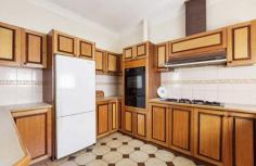 29 Bridge St Brighton VIC 3186 $650 GREAT LOCATION *YOU CAN BOOK AN INSPECTION ONLINE NOW* Simply click 'EMAIL AGENT' and we'll respond instantly with available appointment times. You can also book inspections on http://www.century21.com.au/wentworth_brighton/residential/rent/ This spacious family home comprises of polished floorbaords in all living areas, four double bedrooms with wall to wall carpet, open plan kitchen and dining area, two bathrooms and separate laundry. Featuring ducted heating, storage sheds and ample off-street parkingConveniently located close to parks, schools, cafes, restaurants, public transport and not too far from the beach. Contact Danielle Clark at danielle.clark@wentworth.com.au for more information. You must register to confirm your chosen inspection time, and so that we can advise you of any changes. Don't miss out on calling this property home, book your inspection now! PLEASE NOTE Photo ID is required as a condition of entry. PROPERTY DETAILS $650 ID: 363983 Available: Now Pets Allowed: No