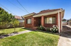 29 Bridge St Brighton VIC 3186 $650 GREAT LOCATION *YOU CAN BOOK AN INSPECTION ONLINE NOW* Simply click 'EMAIL AGENT' and we'll respond instantly with available appointment times. You can also book inspections on http://www.century21.com.au/wentworth_brighton/residential/rent/ This spacious family home comprises of polished floorbaords in all living areas, four double bedrooms with wall to wall carpet, open plan kitchen and dining area, two bathrooms and separate laundry. Featuring ducted heating, storage sheds and ample off-street parkingConveniently located close to parks, schools, cafes, restaurants, public transport and not too far from the beach. Contact Danielle Clark at danielle.clark@wentworth.com.au for more information. You must register to confirm your chosen inspection time, and so that we can advise you of any changes. Don't miss out on calling this property home, book your inspection now! PLEASE NOTE Photo ID is required as a condition of entry. PROPERTY DETAILS $650 ID: 363983 Available: Now Pets Allowed: No