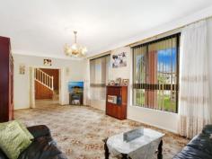 9 Erina Cl Bossley Park NSW 2176 $870,000 - $920,000 PRIVATELY BUILT SPLIT LEVEL HOME This well presented home sits high on a quiet and sought after pocket of Bossley Park. With it's multiple living configurations to suit a large family, it consists of full brick construction downstairs and various storage options. Located within a short walk to The Marconi Club and local schools, it presents a great opportunity for all kind of buyers. - 4 large bedrooms with walk in robe to main - Huge separate rumpus with amazing district views, may be used either as a parents retreat or separate quarters - Open plan kitchen and dining - Multiple storage rooms - Second rumpus downstairs - Enough room for 4 cars in the garage Property Snapshot Property Type: House Land Area: 590 m2