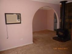 14 Gregor St Whyalla Norrie SA 5608 $120,000 Upgraded maisonette in sort after area Property ID: 9417227 Two carpeted bedrooms with ceiling fans, third bedroom has been arched to make a formal dining room. Air conditioner and wood heater in lounge Modern kitchen with gas stove Aluminium windows Carport behind driveway gates large rear yard with garden shed Close to Long Street school Previously rented at $200 per week