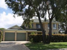 11 Sanderling Cl Salamander Bay NSW 2317 $629,000 More Home for Your $. What a fantastic opportunity to secure this large open plan home located in the "Horizons" Golf Estate. Featuring 4 good size bedrooms, ensuite to main, study and 3 huge living areas. The owners have moved interstate and have priced the home to sell. Property Snapshot Property Type: House Construction: Brick Veneer Land Area: 762 m2 Features: Dining Room Ensuite