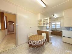 46 Carlton St McKinnon VIC 3204 $400 I’M A 3 BEDROOM HOME IN ORIGINAL CONDITION – I’M CLEAN & AVAILABLE FOR SHORT TERM LEASE This 3 bedroom home is available for short term lease – for 6 to 12 months. Comprising living room, kitchen / dining room with gas cook top and dishwasher; three bedrooms, bathroom with shower over bath, vanity and separate toilet; a rear multi-purpose room; laundry and side garage. Other features include gas hot water& space heater; Inspection by appointment. PROPERTY DETAILS $400 PW NEG ID: 373249 Pets Allowed: No