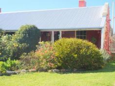 76 Thomson St Sale VIC 3850 $190,000 Character Cottage! Situated within walking distance of Sale's main shopping precinct, you will find this small home bursting with character comprising of two bedrooms, front lounge, kitchen, bathroom and laundry. The home is heated by wood heater set in the original fireplace, has gas hot water and has excellent secure rear yard with 3m x 6m garden shed. Currently leased to an excellent long term tenant this is a great opportunity to add to your investment portfolio. Property Snapshot Property Type: House Features: Gas Lounge Shed