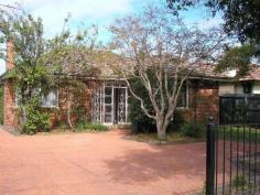 32 Patterson Rd Bentleigh VIC 3204 $420 ON THE PARK *YOU CAN BOOK AN INSPECTION ONLINE NOW* Simply click 'EMAIL AGENT' and we'll respond instantly with available appointment times. You can also book inspections on http://www.century21.com.au/wentworth_brighton/residential/rent/. Semi detached front dwelling of only two, is as big as a house with half the maintenance. This spacious unit offers two bedrooms both with built in robes; including master with generous ensuite and leafy outlook, large second bedroom, main bathroom has screened shower over bath and mini laundry. Enter and find a cosy open fireplace in formal lounge, open plan kitchen/dining well equipped with stainless steel gas cooking appliances, and a dishwasher. This unit has the added benefits of ducted heating, off street parking, Victory Park across the road, walk to shops, train & schools. **NO PETS PLEASE. PROPERTY DETAILS $420 ID: 200112 Available: 04/09/16 Pets Allowed: No