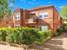 1/33 Byron Street Coogee NSW 2034 $510 Inspection - Wednesday 14 September 2016 Between 5.00 - 5.15 Pm! Within minutes walk to Coogee Beach is this light filled Art Deco apartment. Offering; - Open plan living with separate dining room - Modern kitchen with gas cooking - Modern sparkling white bathroom with bath - Spacious main bedroom with floor to ceiling built inn robe. - Small 2nd bedroom would be ideal for single bed or study - polished floors throughout - Communal laundry room with space for own machine and clothes lines - Security building Easy walk to Coogee Beach, cafes and restaurants, schools and public transport direct to CBD. Available 5/10/16