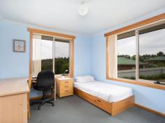 15 Sheridan Ct Summerhill TAS 7250 $310,000 Spacious Family Home - 1622sqm block Located in a quiet cul-de-sac in popular Summerhill is this spacious near 22 square family home set on a large 1622sqm block. Featuring all day sun, a lovely mountain outlook, 4 bedrooms, 2 bathrooms and open plan living areas. Below is a lock up garage and rumpus room, ideal for the children. All located within walking distance to schools, shopping centres and parks. General Features Property Type: House Bedrooms: 4 Bathrooms: 2 Land Size: 1622 m2